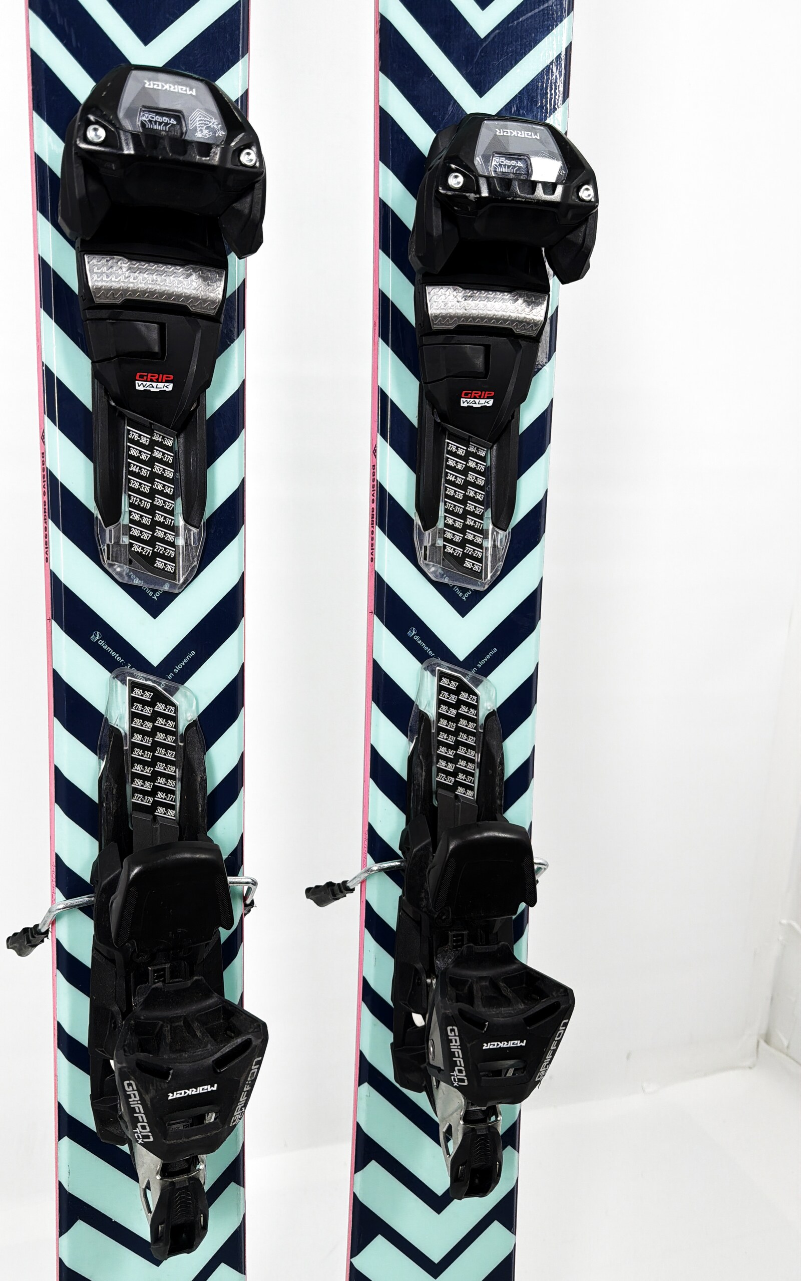 2026 Black Crows Atris Birdie Skis Mid