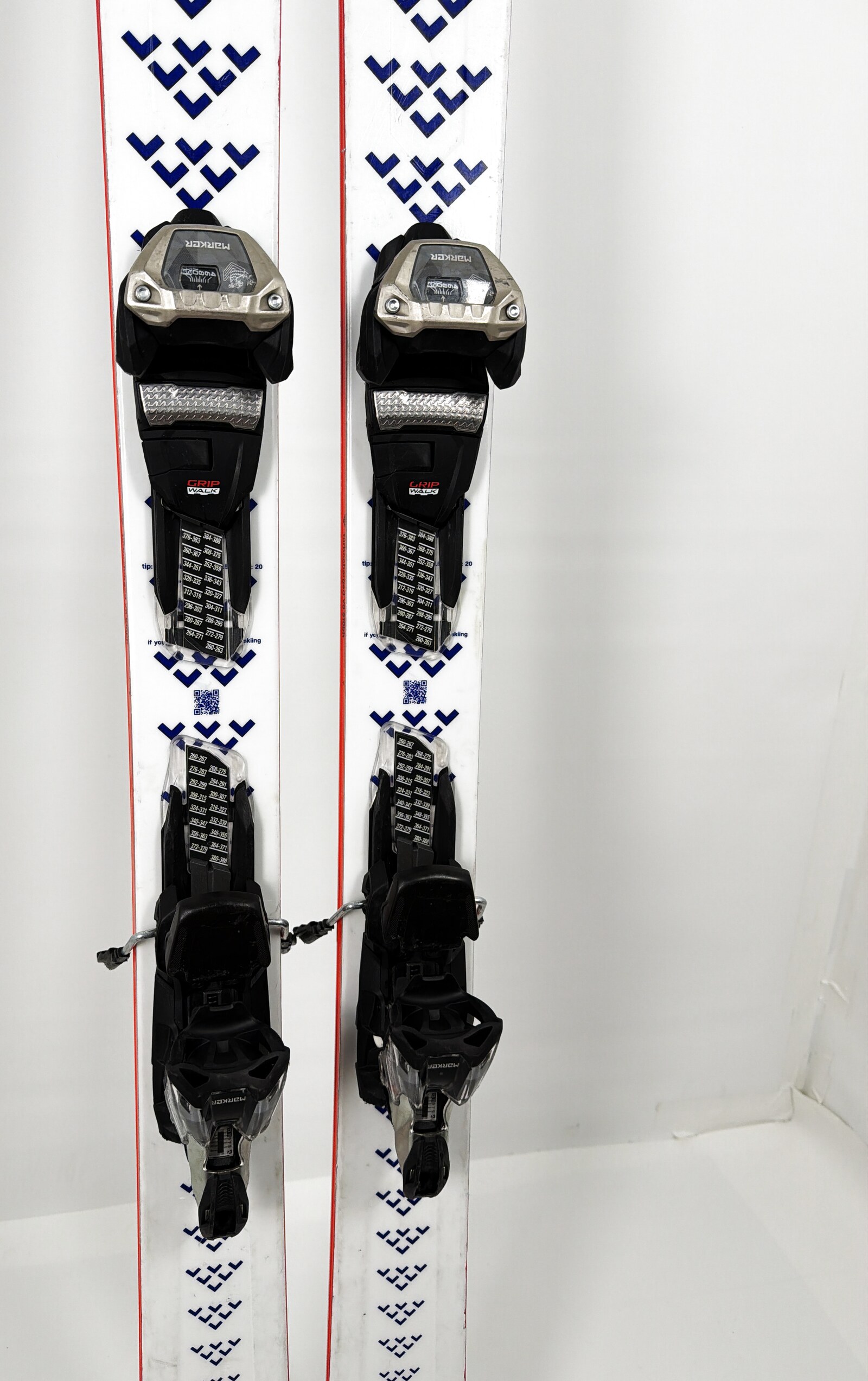 2024 Black Crows Serpo Skis Mid