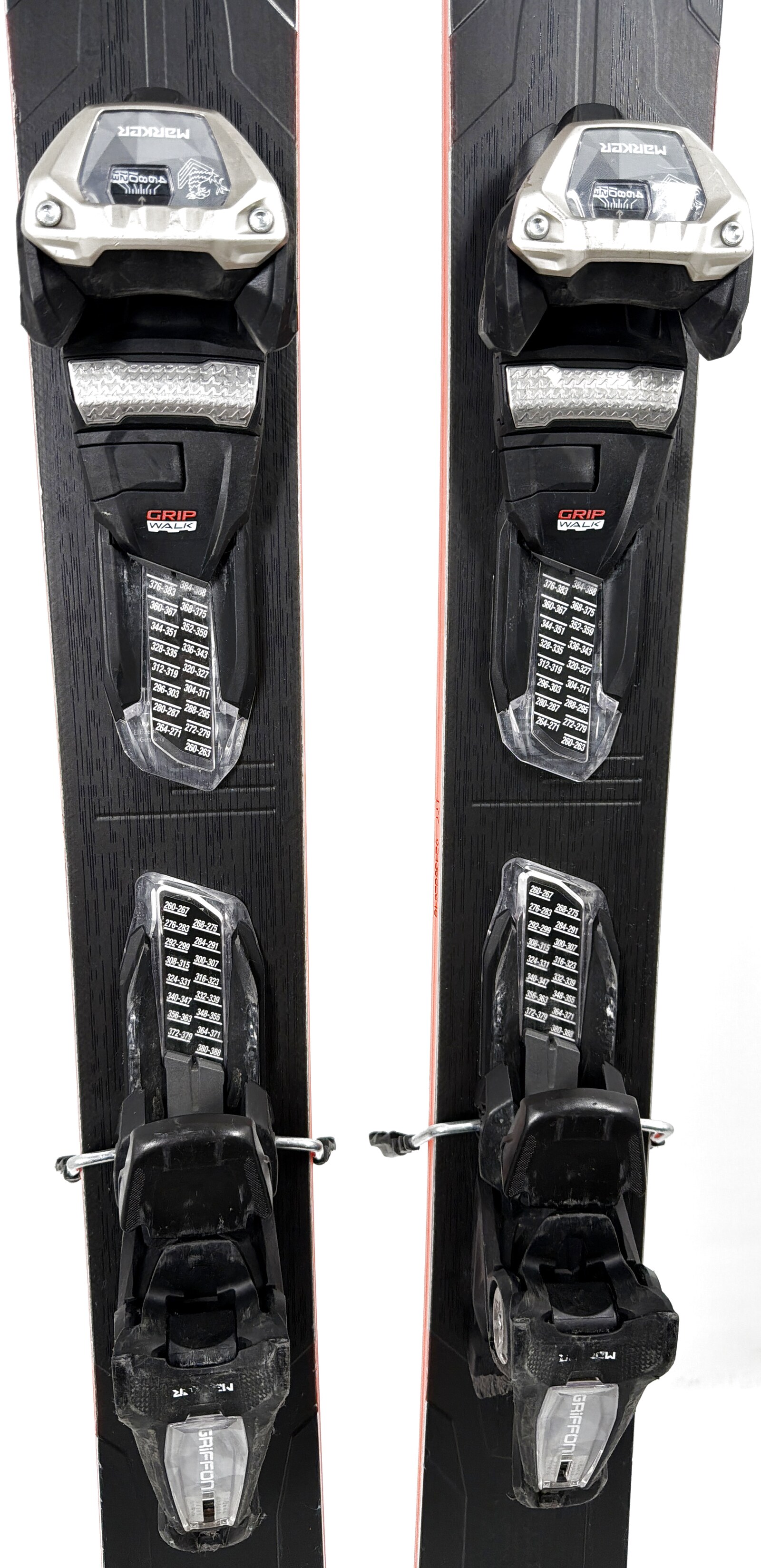 2025 Volkl Mantra 102 Skis Mid