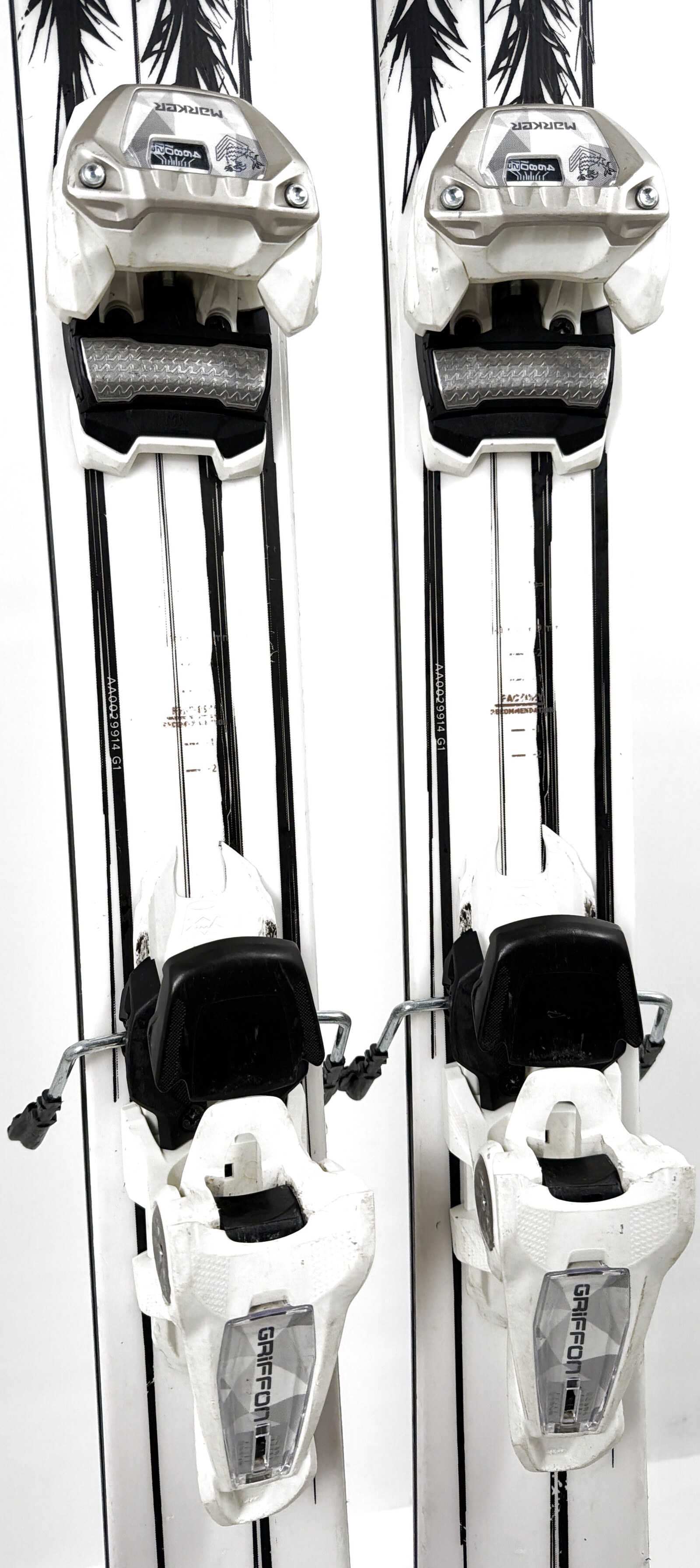 2024 Atomic Maverick 95 Ti Skis Mid