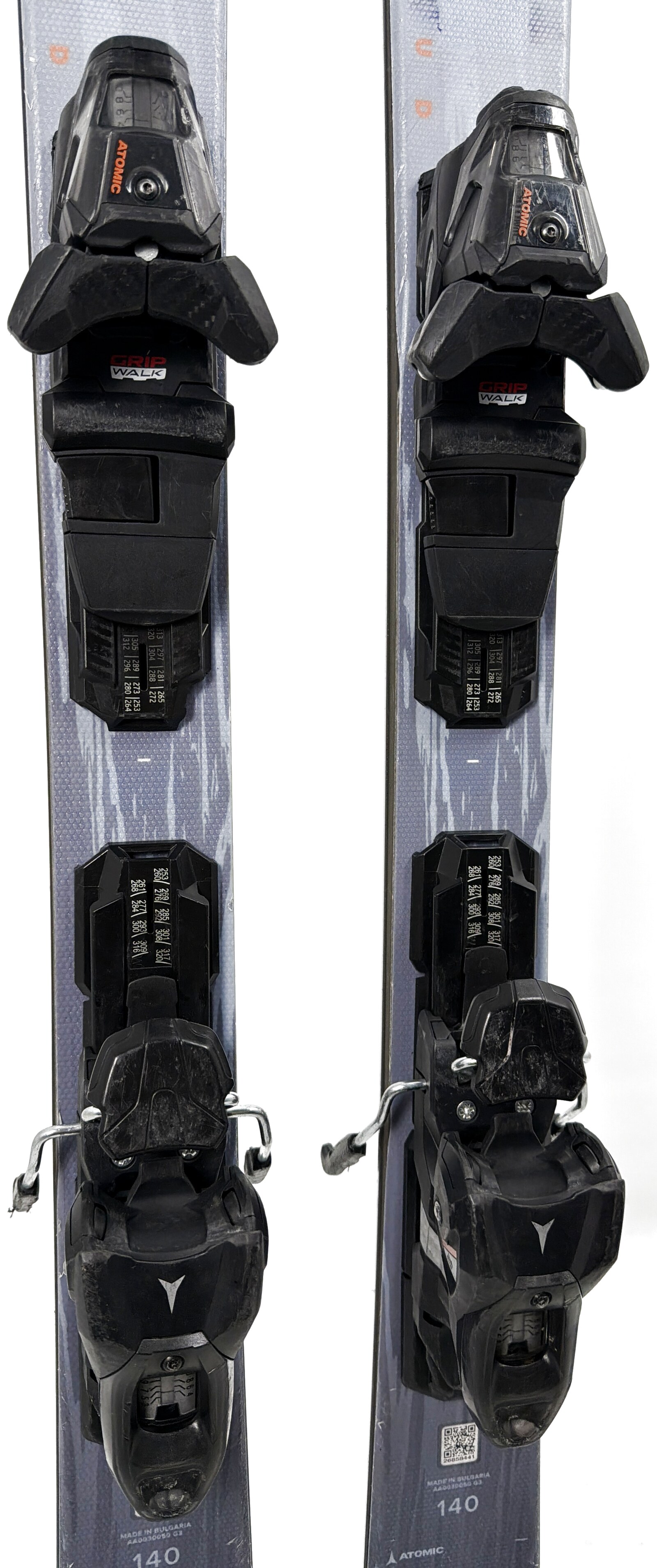 2024 Atomic Cloud Q8 Skis Mid
