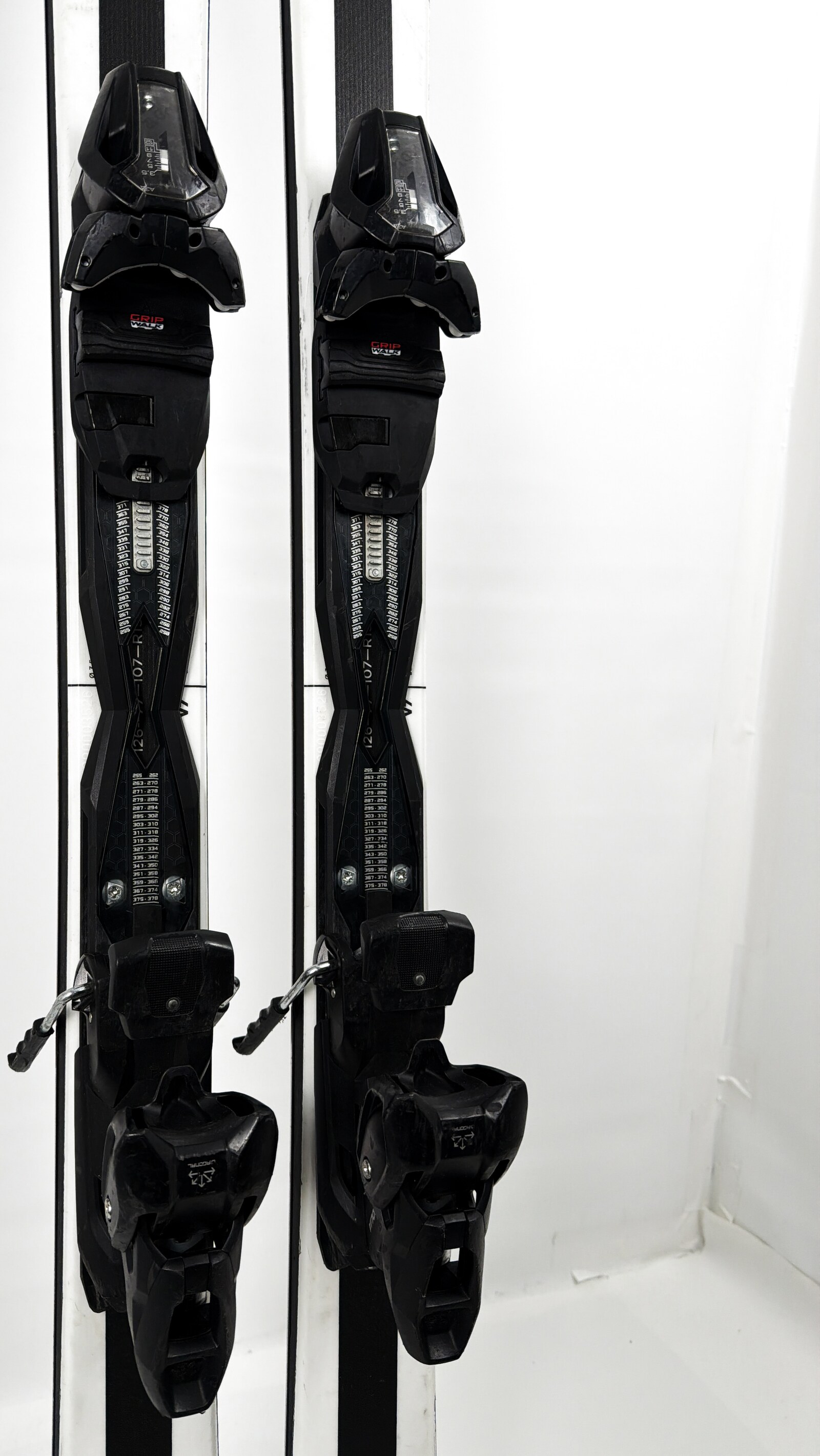 2024 Exonde XO V7 Skis Mid