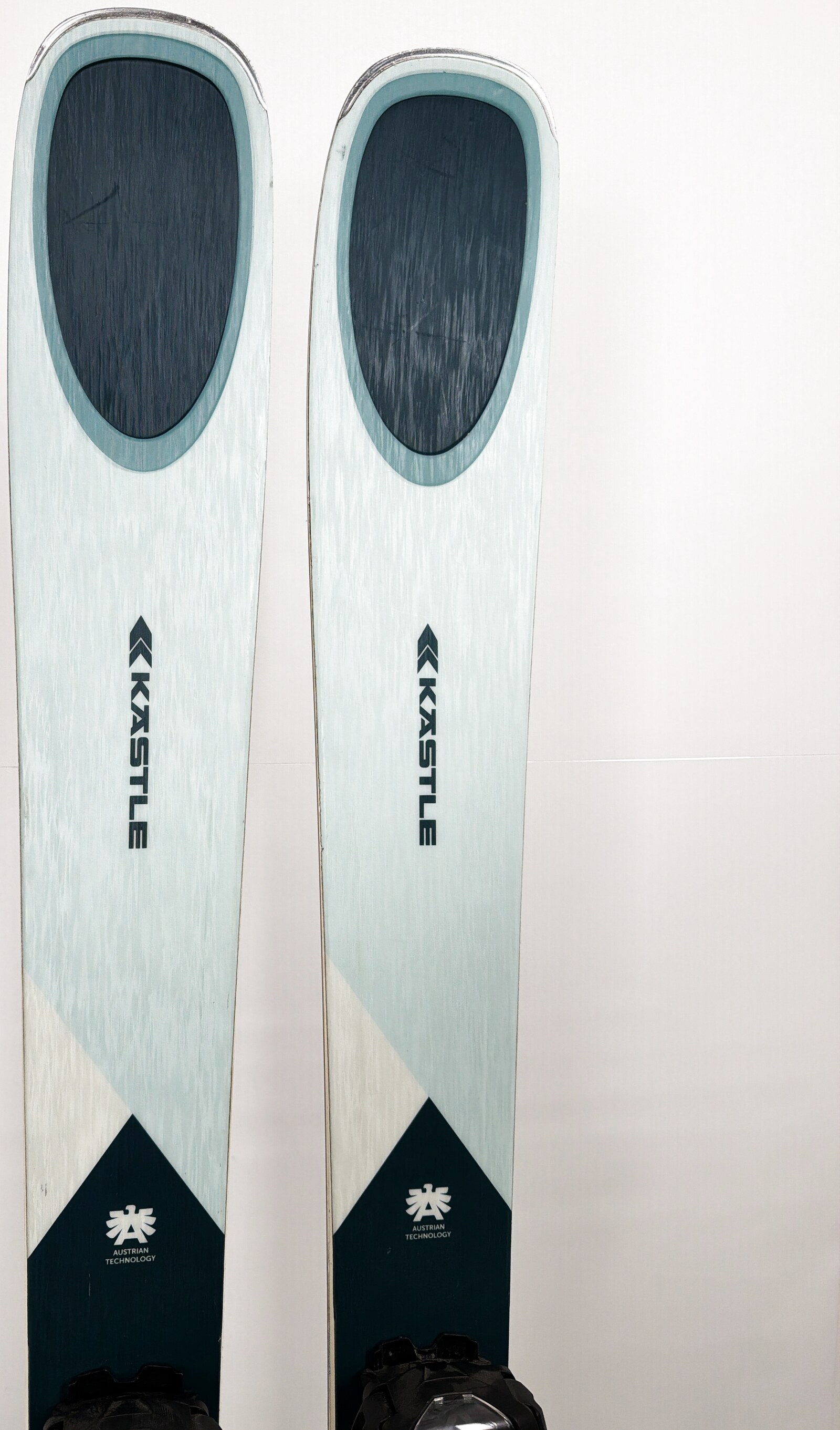 2021 Kastle FX96 Skis Tip