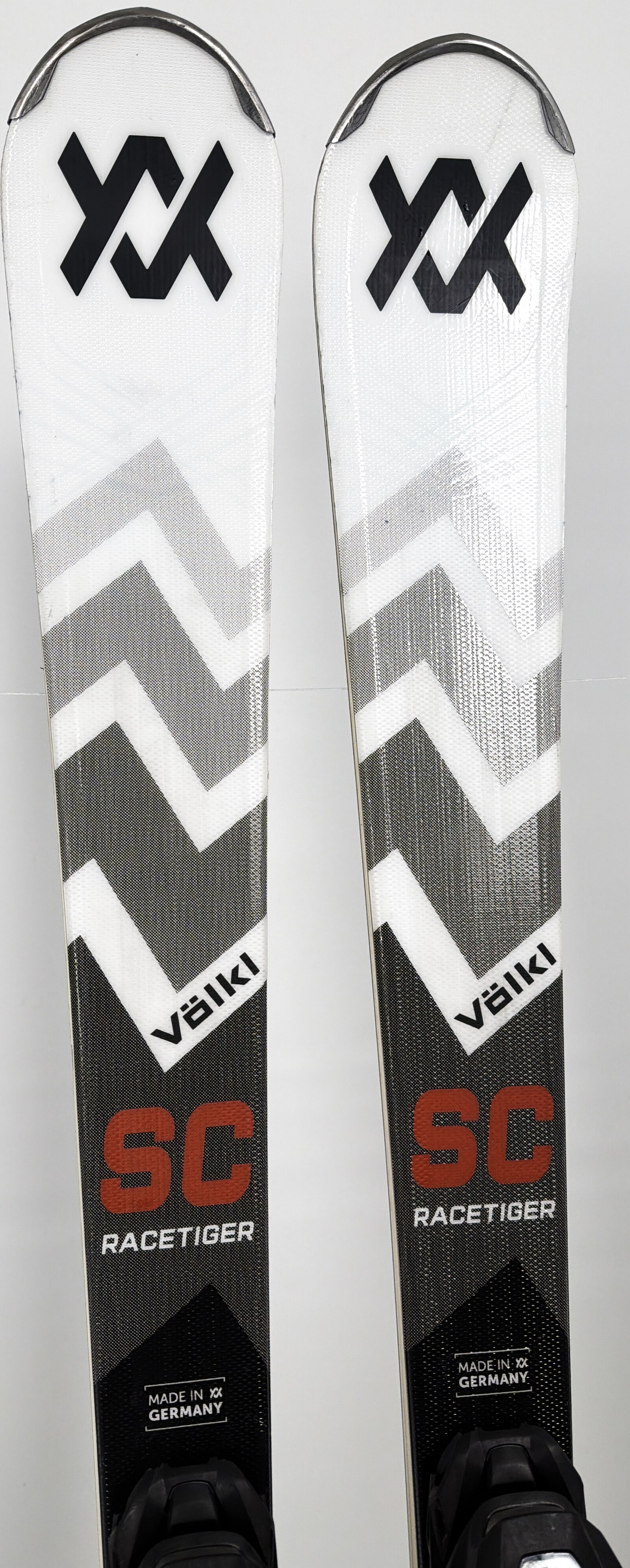 2024 Volkl Racetiger SC Skis Tip