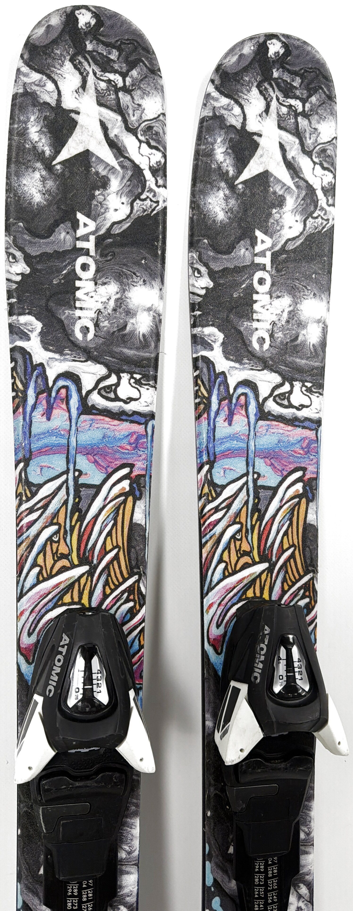2025 Atomic Bent Jr Skis Tip