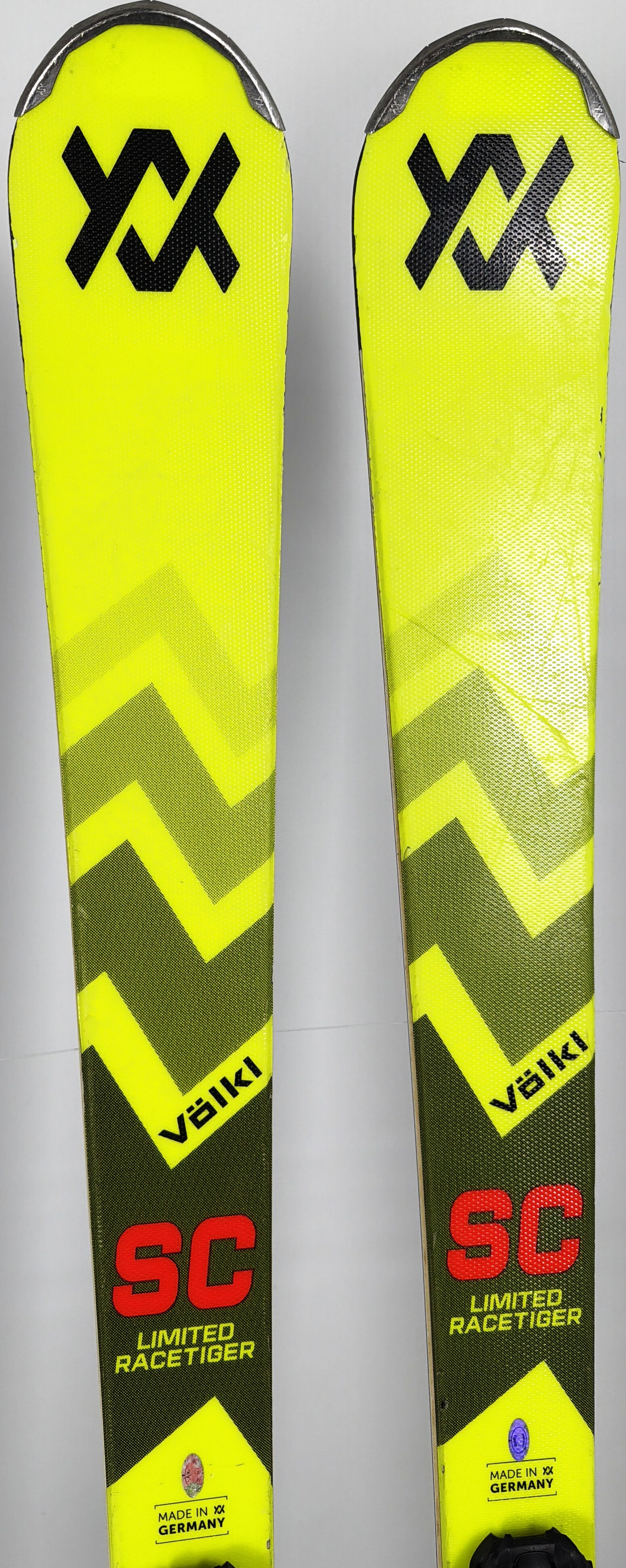 2025 Volkl Racetiger SC Limited Skis Tip
