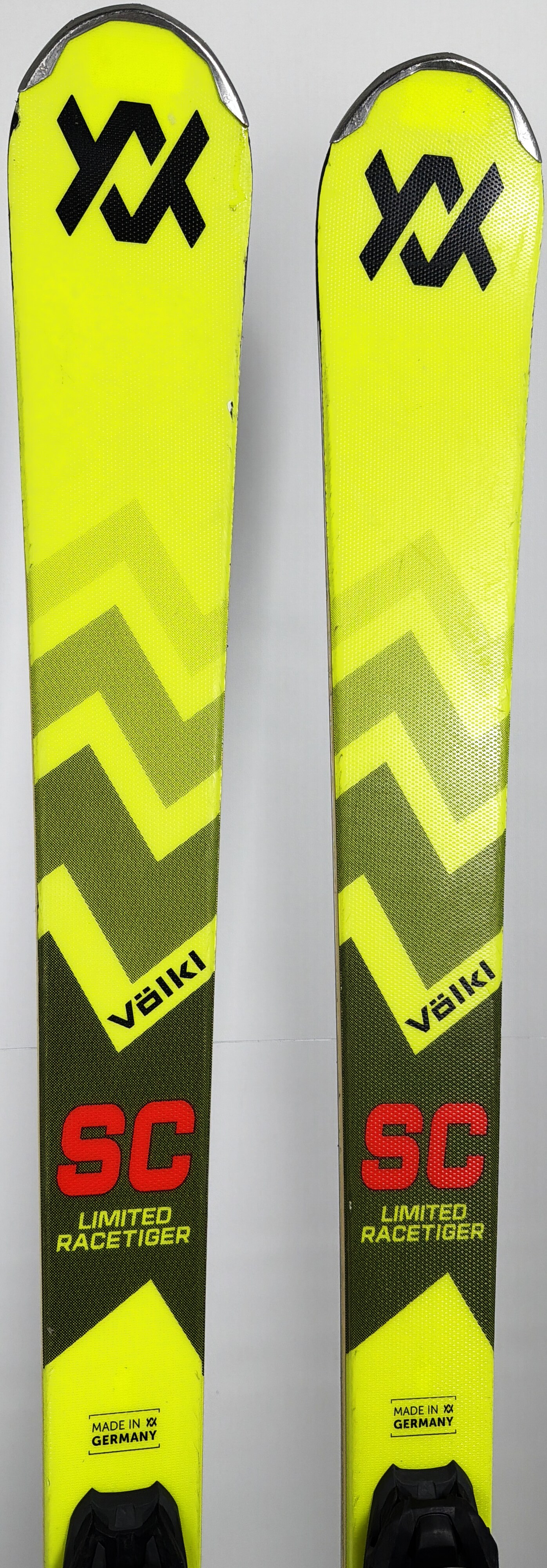 2025 Volkl Racetiger SC Limited Skis Tip
