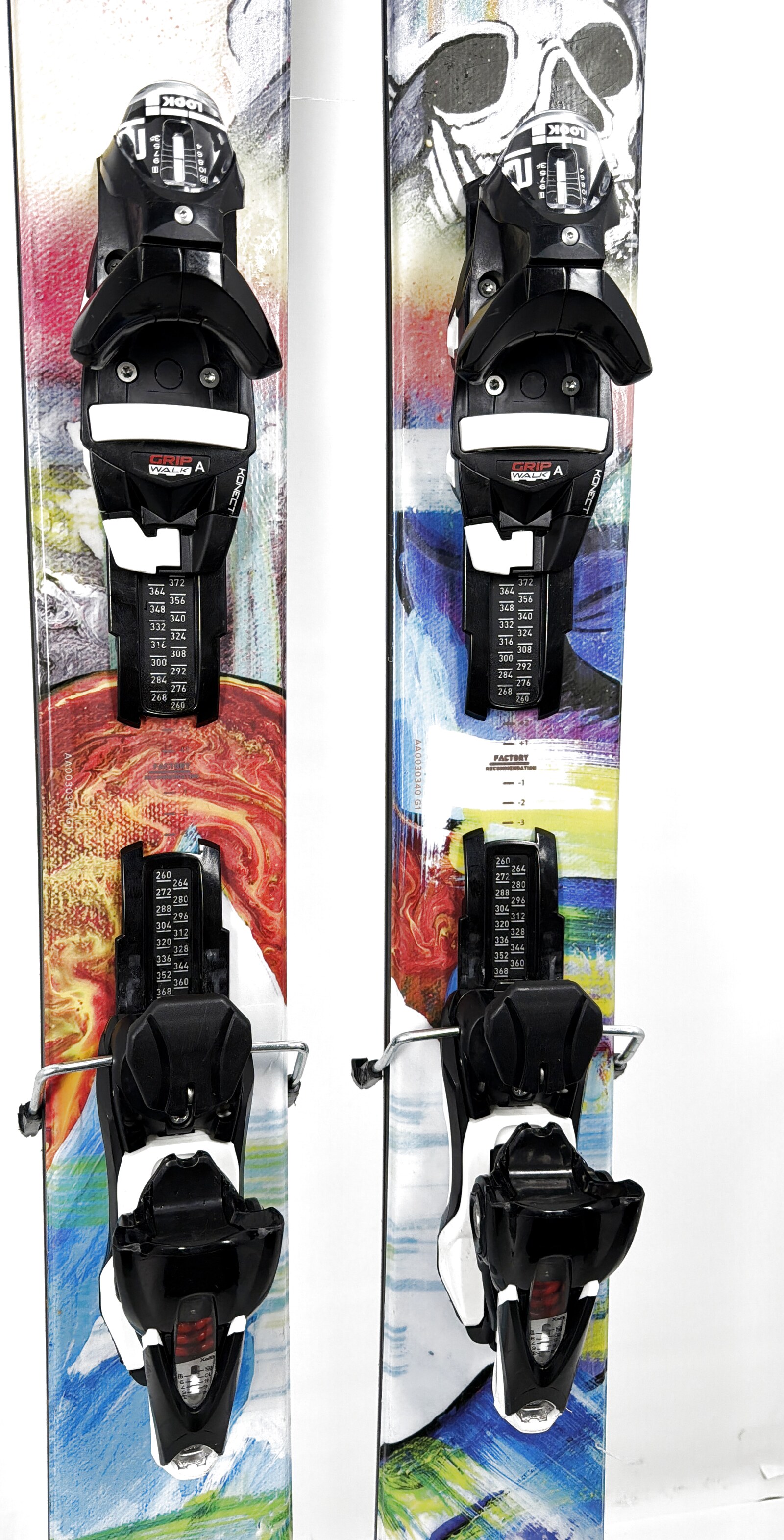 2025 Atomic Bent Chetler 120 Skis Mid