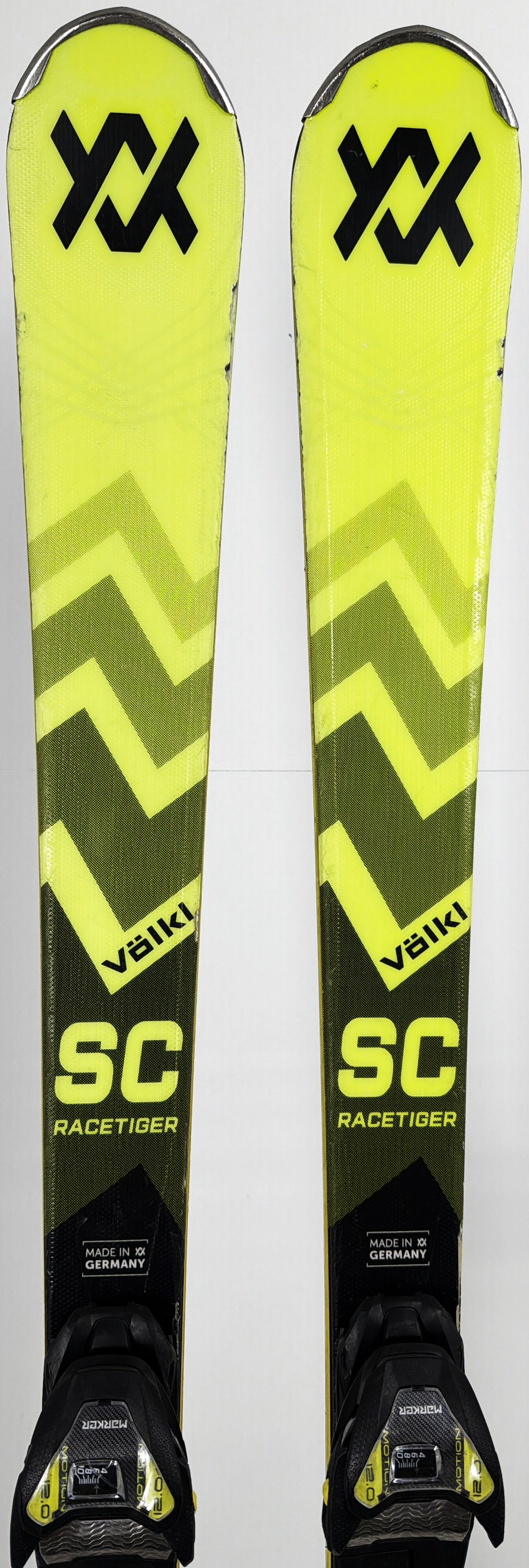 2025 Volkl Racetiger SC Skis Tip